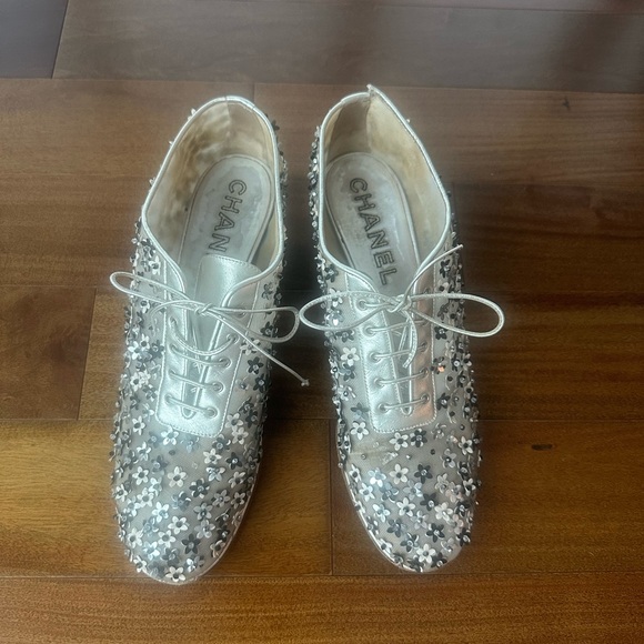 CHANEL MESH/SEQUINS SILVER LACE UP SHOES - Picture 2 of 8